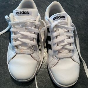Girl’s Adidas Sneakers Size 1 White/Black Stripes